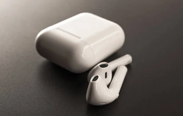 Generic Wireless Earphone White Color — Stock Photo, Image