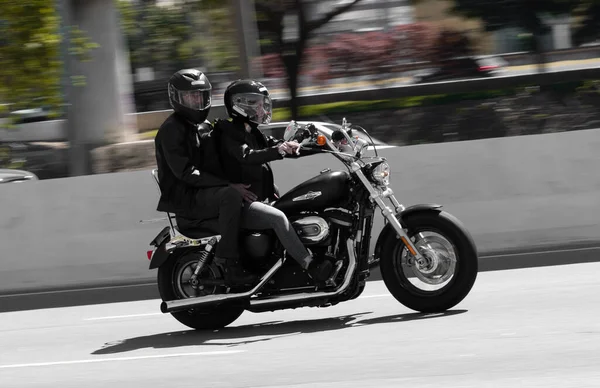 Sao Paulo Brasil 2020 Pareja Brasileña Motocicleta Panning —  Fotos de Stock