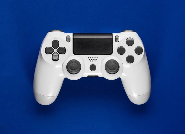 White Game Controller Modrém Pozadí — Stock fotografie