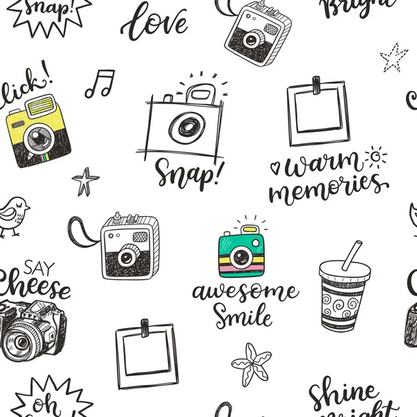 Doodle cámaras de fotos retro patrón sin costuras — Vector de stock