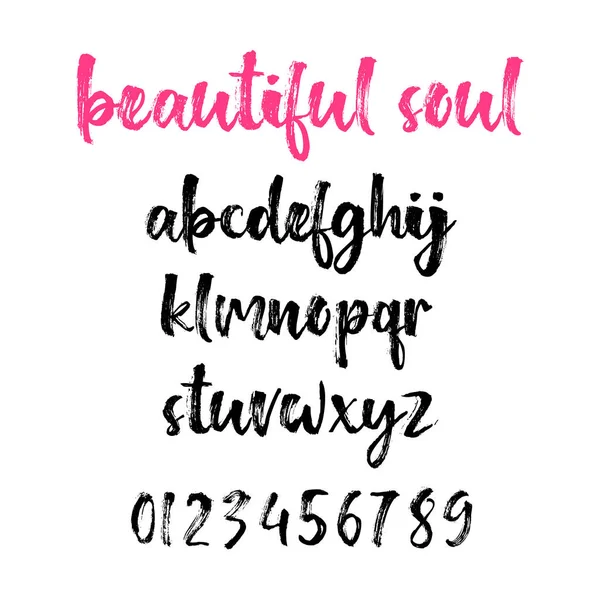 Ручной Шрифт Изолированный Белом Типографический Алфавит Цифрами Вашего Дизайна Логотип — стоковый вектор
