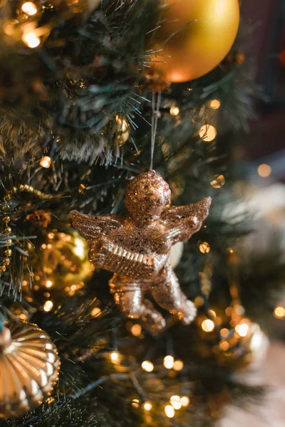 Jouet Mignon Ange Accroché Sur Arbre Noël Décoré Avec Des — Photo