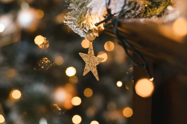 Gros Plan Des Lumières Des Étoiles Noël Sur Arbre Noël — Photo