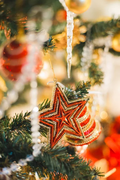 Noel closeup yıldız ışık Noel ağacı yok. Xmas arka plan christmas dekorasyon ile.