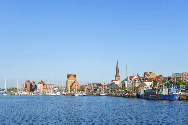 都市ロストック ドイツの都市港 — ストック写真