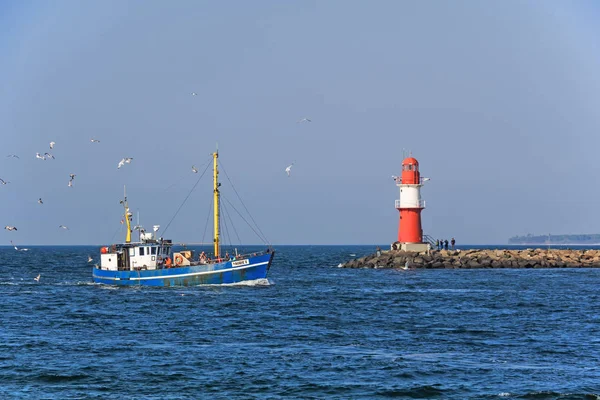 Fiskebåt Östersjön Vid Rostock Warnemuende Tyskland — Stockfoto