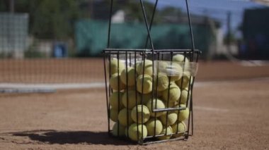 Tel kova tenis topları tam