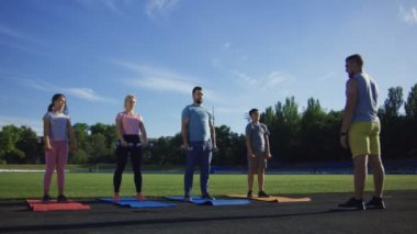 Adam eğitim aile alan çocuklar ile