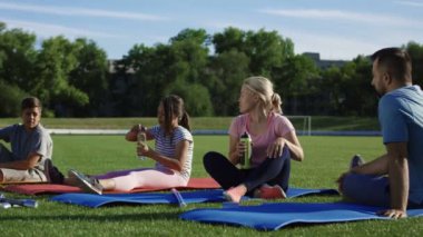 Stadyum üzerinde dinlenme süre eğitim alarak aile