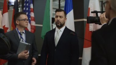 Sosyal medyaya röportaj veren siyasetçi