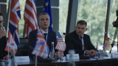 Konuşma zirvesinde teslim sözcüsü kimden Amerika Birleşik Devletleri