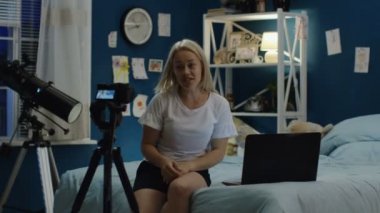 Yetişkin kadın için sosyal ağ video yapma