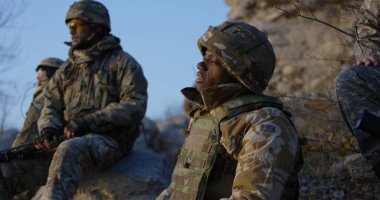 Afrika kökenli Amerikalı asker dalıp gitmişim