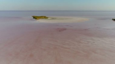Tuzlu deniz arazi dron görünümü