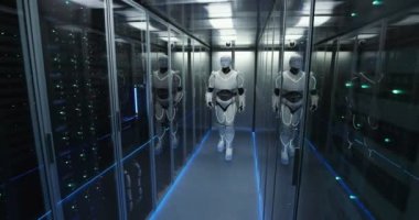 Sunucu odasına çalışma fütüristik android robot