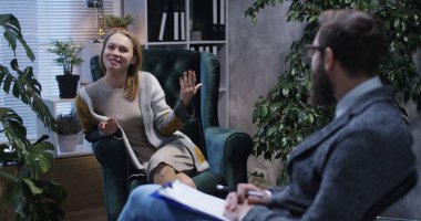 genç kadın psikolog için söz