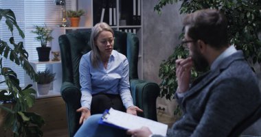 genç kadın psikolog için söz