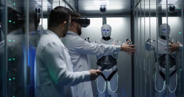 Robot denetimlere test mühendisleri