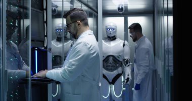 Robot denetimlere test mühendisleri