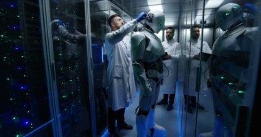 Robot denetimlere test mühendisleri