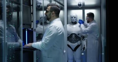 Robot denetimlere test mühendisleri