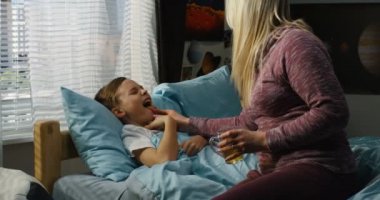 Anne alma bakım arasında hasta oğul