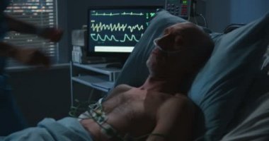 Hemşire uykusunda hastayı öldürüyor