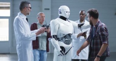 Bilim adamları insansı robotlar el hareketi test