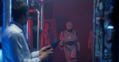 İnsansı robotlar hareketini test bilim adamları