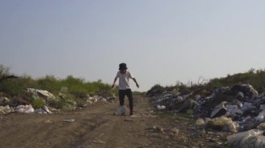 Çocuk dökümplastik teneke tekme