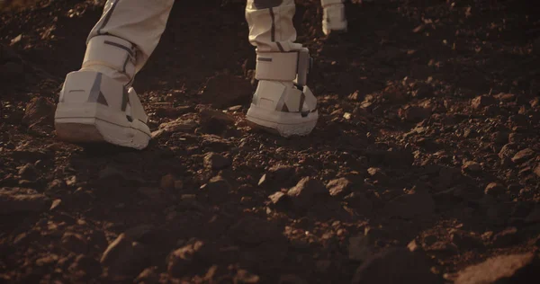 Dwóch astronautów Walking on Mars — Zdjęcie stockowe