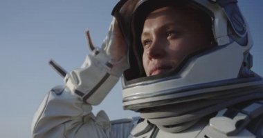 Mars'ta astronot açılış kaskı