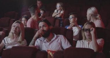 Film oynamayı bıraktıktan sonra sinema seyircisi hüsrana uğruyor