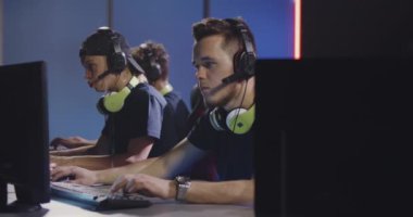 Takım turnuvada oynuyor