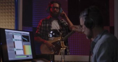 Ses mühendisi gitarist talimat