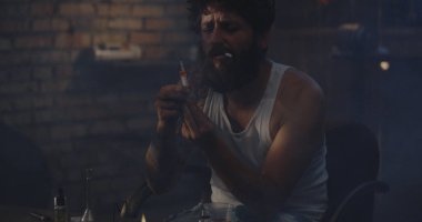 Genç adam aşırı doz ilaç