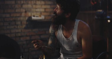 Bir kaşık adam Isıtma ilaç