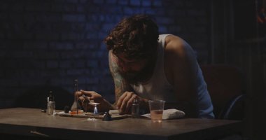 Bir kaşık adam Isıtma ilaç