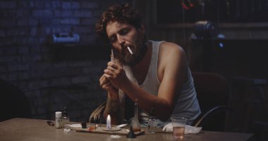 Bir kaşık adam Isıtma ilaç