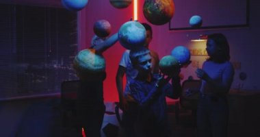 Genç öğretmen gezegen modelleri ile astronomi öğretim