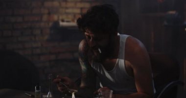 Bir kaşık adam Isıtma ilaç