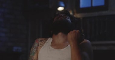 İlaç bağımlısı aşırı doz ilaç