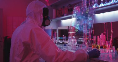 Holografik ekran kullanan bilim adamları