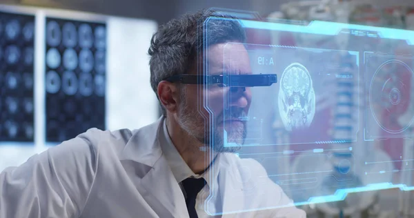 Doctor using holographic display for research — Stock Photo, Image