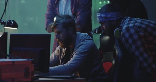 Les jeunes pirates célèbrent le succès 