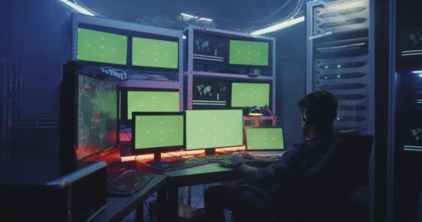 Hacker propagación de virus informáticos — Vídeo de stock