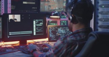 Genç hacker başarı kutluyor