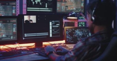 Genç hacker başarı kutluyor