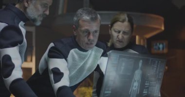Astronot insan biyolojisi verilerini analiz ediyor