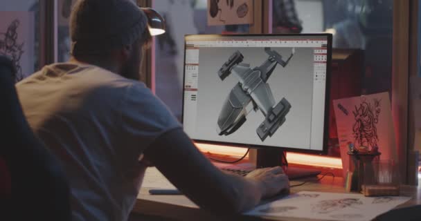 Homem modelando um avião no computador — Vídeo de Stock